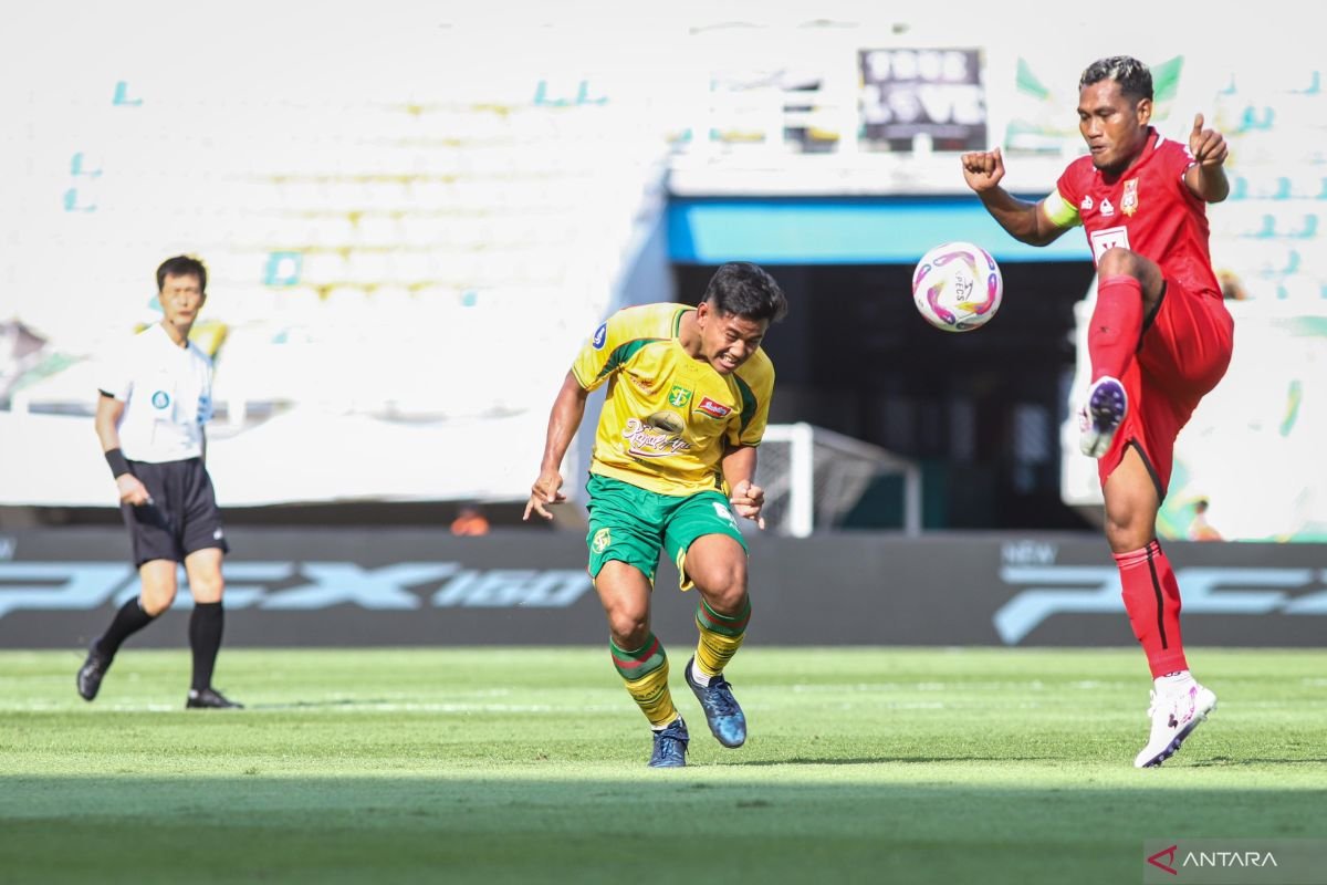 Toni Firmansyah Terus Berlatih Bersama Persebaya