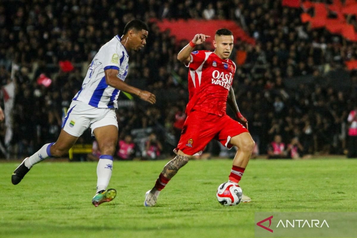 Taktik dan Strategi: Analisis Pertandingan Persib vs Borneo FC di BRI SuperLeague